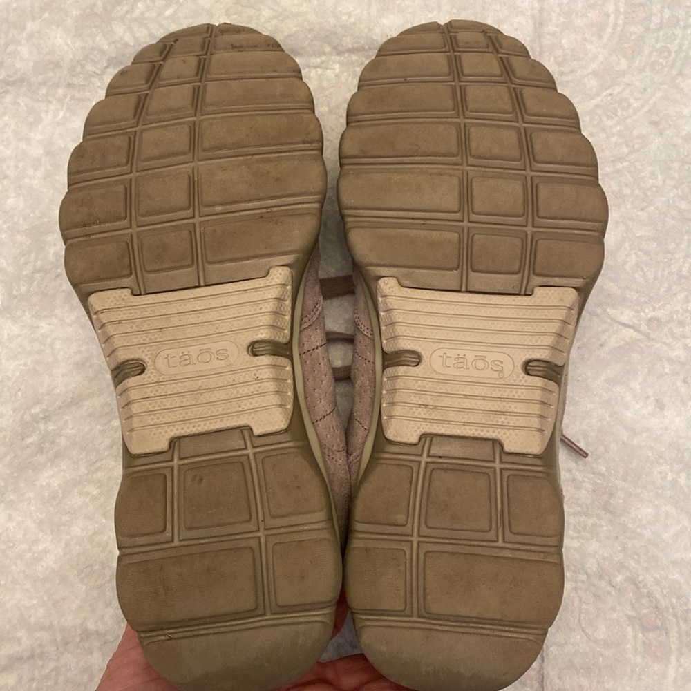 Taos 8.5 suede leather sneakers with gold trim - Picture 8 of 11